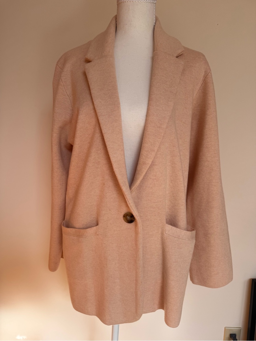Women's Single-Button Knitted Jacket in Soft Peach